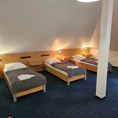 Hotel Agat Piotrków Trybunalski Εξωτερικό φωτογραφία