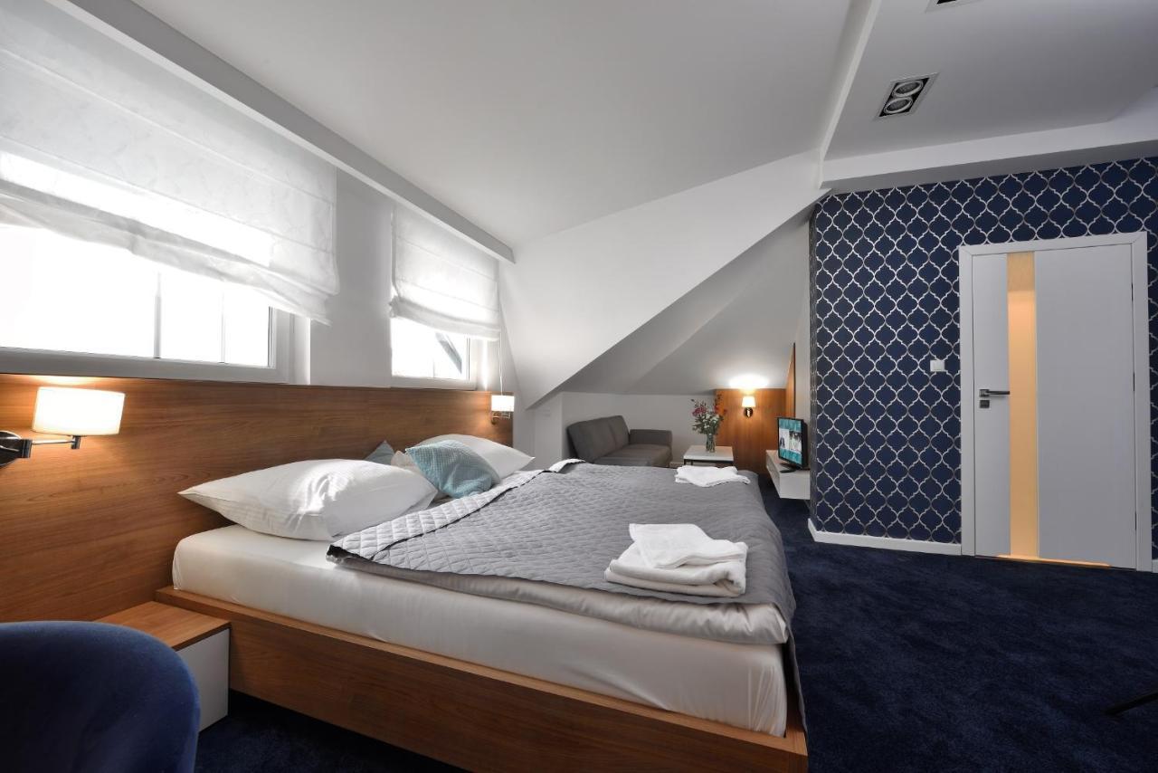 Hotel Agat Piotrków Trybunalski Εξωτερικό φωτογραφία