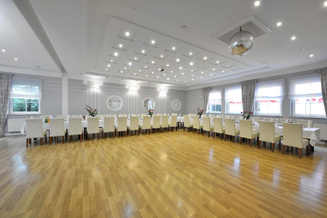 Hotel Agat Piotrków Trybunalski Εξωτερικό φωτογραφία