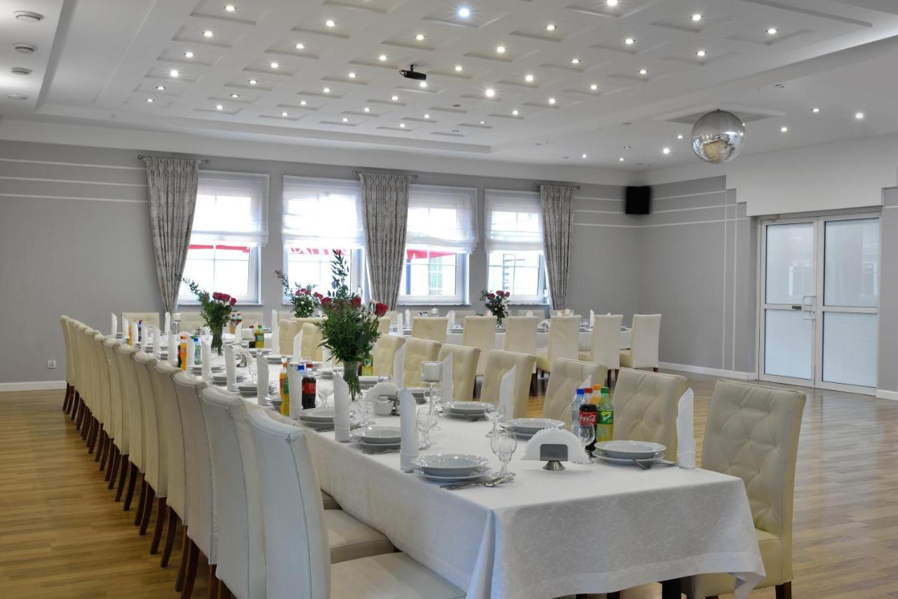 Hotel Agat Piotrków Trybunalski Εξωτερικό φωτογραφία