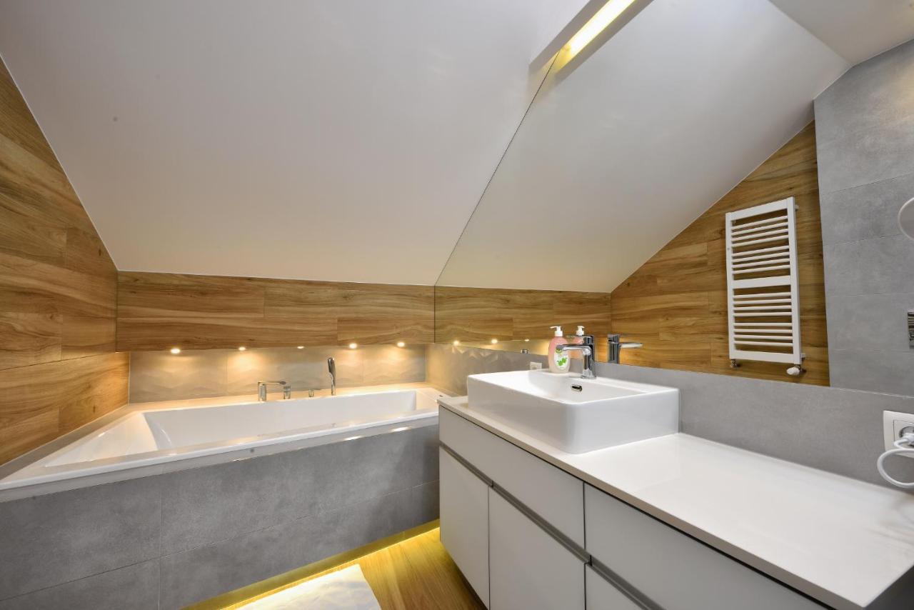 Hotel Agat Piotrków Trybunalski Εξωτερικό φωτογραφία