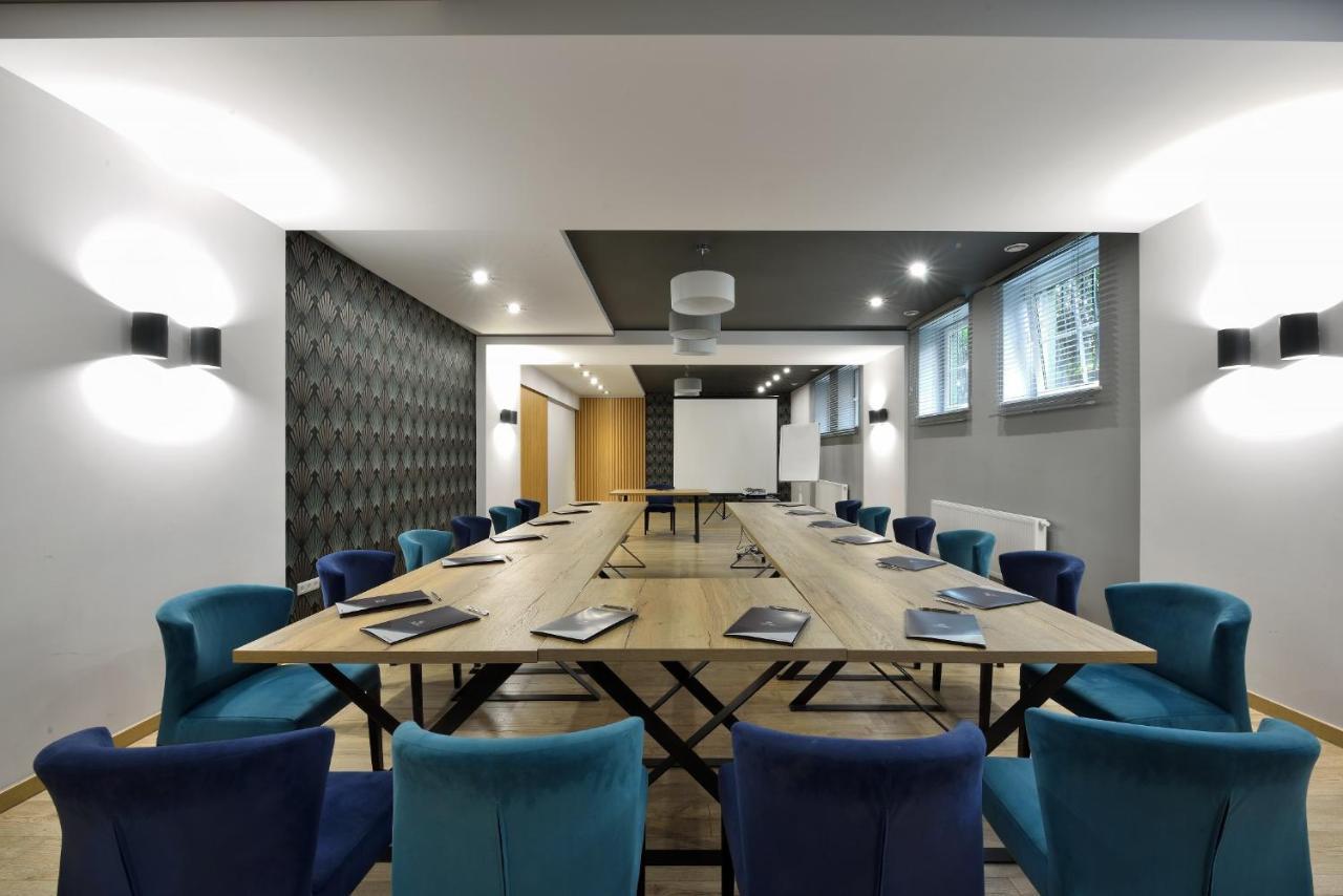 Hotel Agat Piotrków Trybunalski Εξωτερικό φωτογραφία