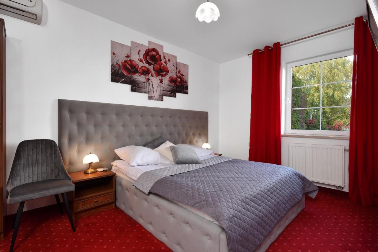 Hotel Agat Piotrków Trybunalski Εξωτερικό φωτογραφία