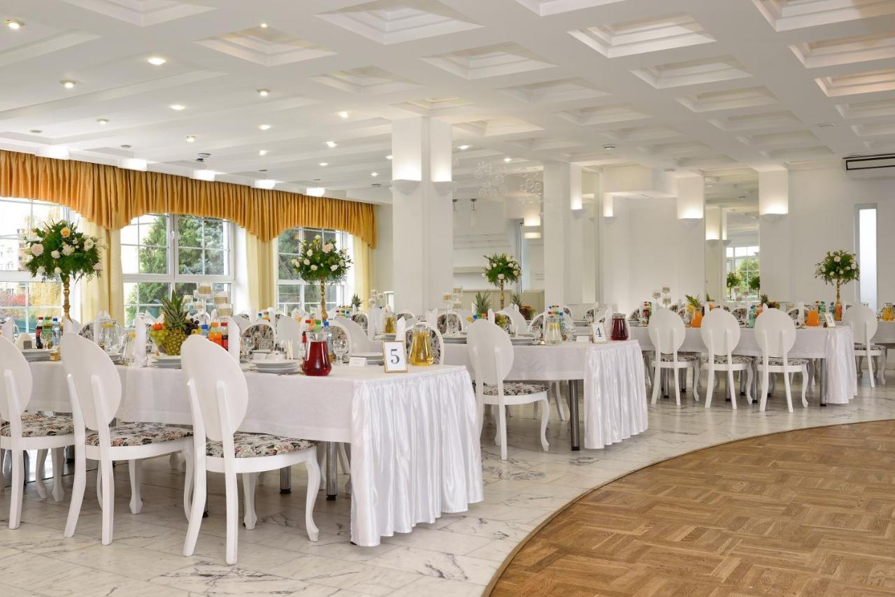 Hotel Agat Piotrków Trybunalski Εξωτερικό φωτογραφία