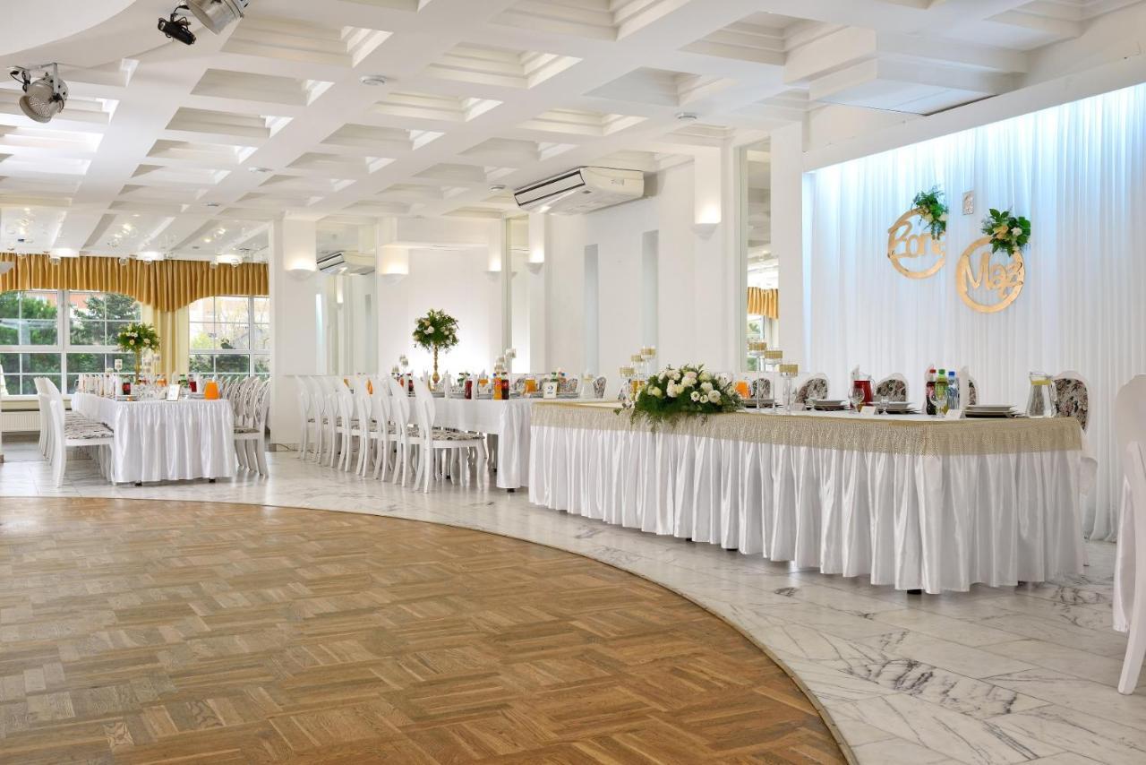 Hotel Agat Piotrków Trybunalski Εξωτερικό φωτογραφία