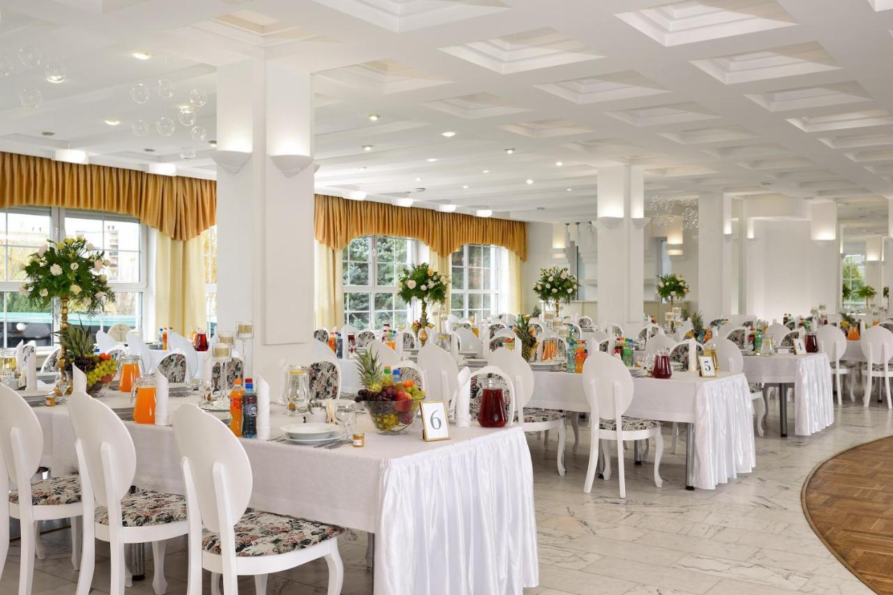 Hotel Agat Piotrków Trybunalski Εξωτερικό φωτογραφία