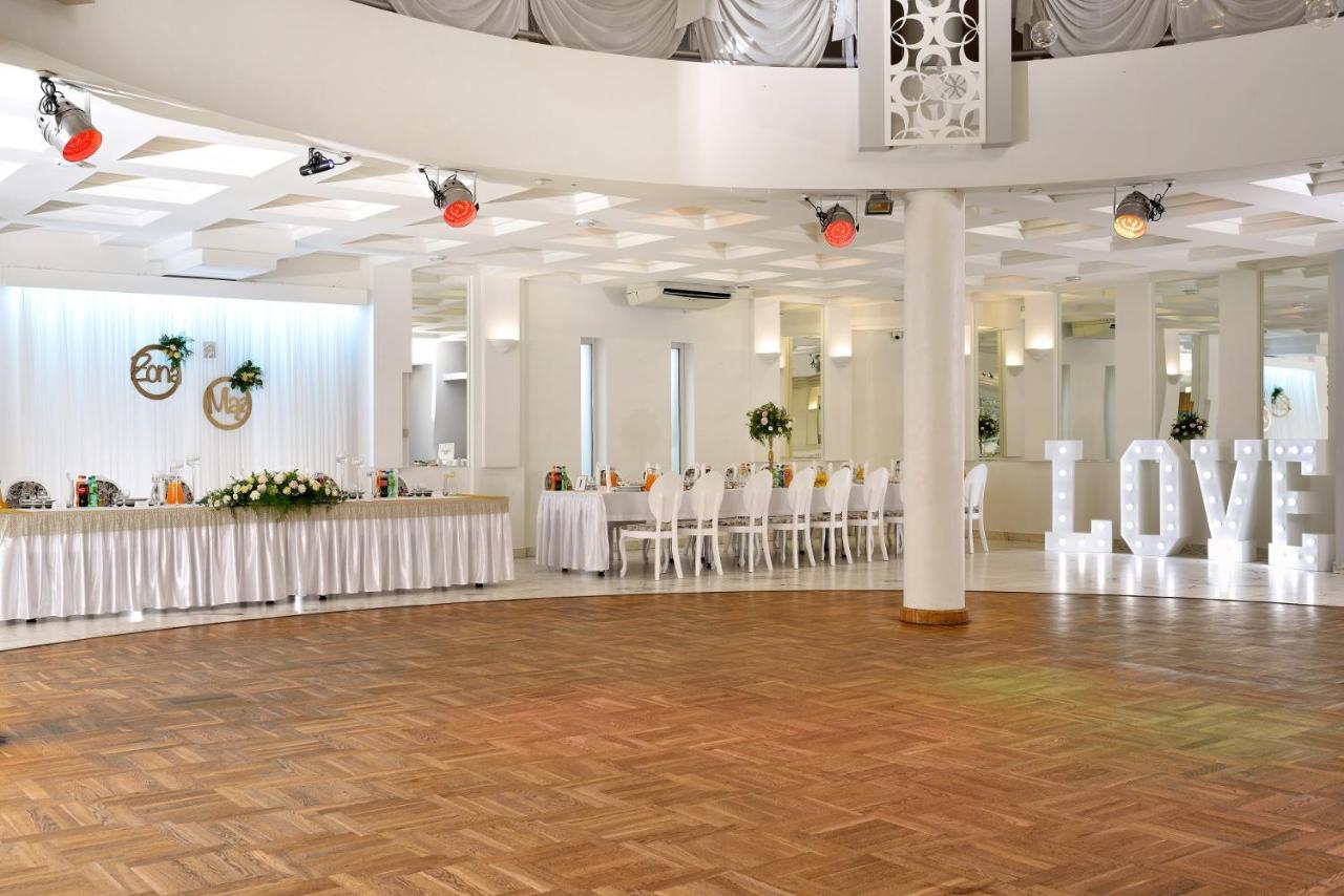 Hotel Agat Piotrków Trybunalski Εξωτερικό φωτογραφία