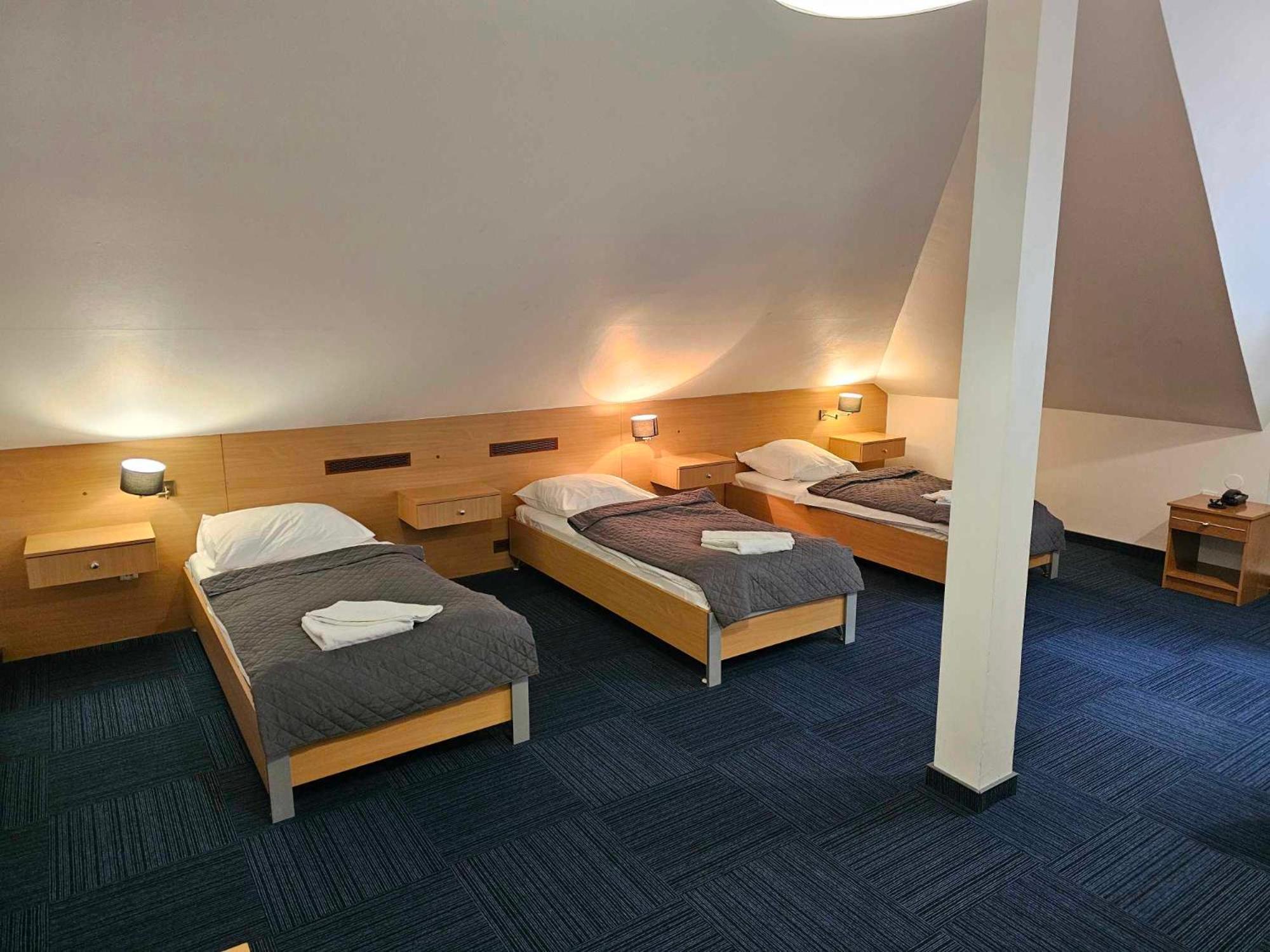 Hotel Agat Piotrków Trybunalski Εξωτερικό φωτογραφία